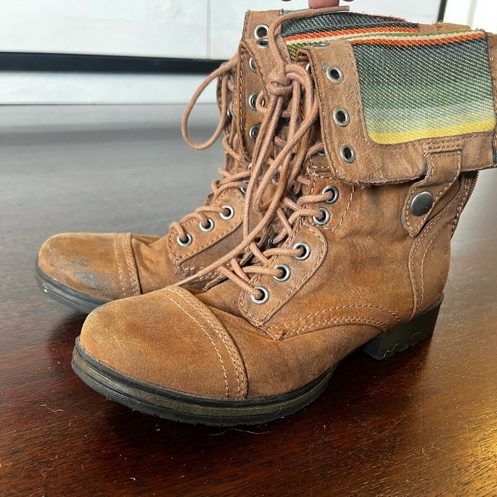 Brown adjustable height boots